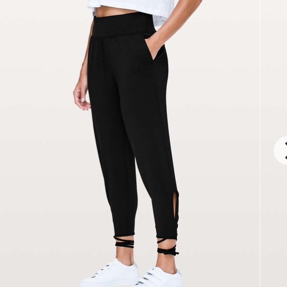 Lululemon spirited sissone pant - Picture 3 of 8